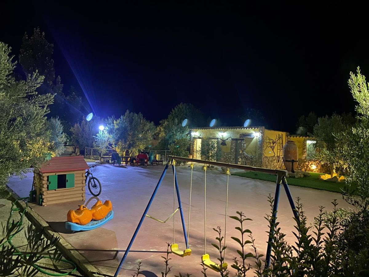 Cortijo Bustamante Guest House Baza Bagian luar foto