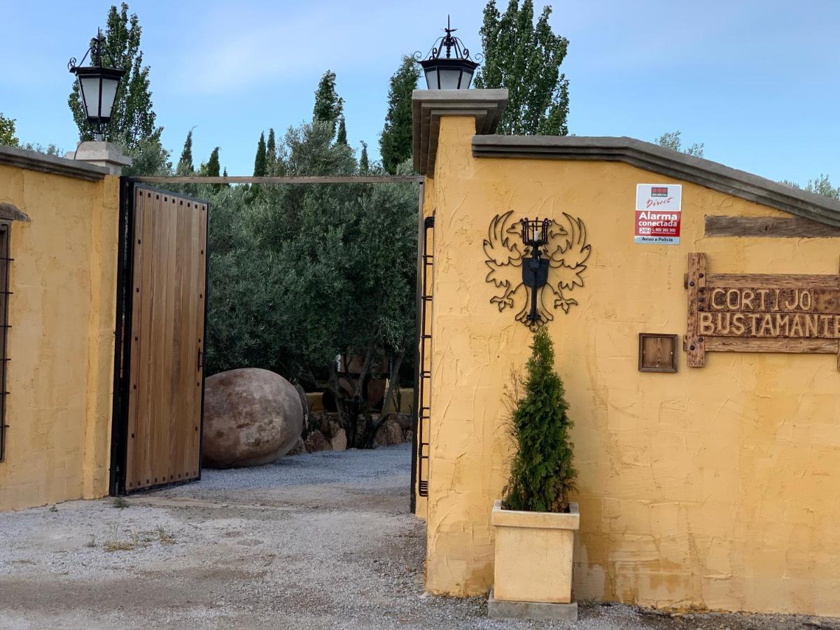 Cortijo Bustamante Guest House Baza Bagian luar foto
