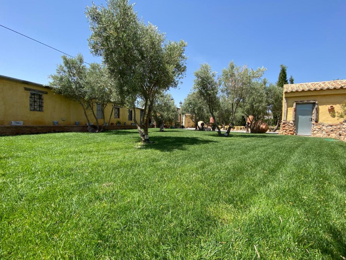 Cortijo Bustamante Guest House Baza Bagian luar foto