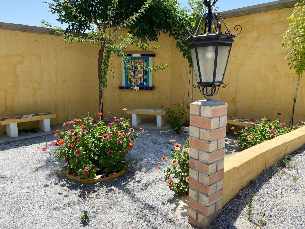 Cortijo Bustamante Guest House Baza Bagian luar foto